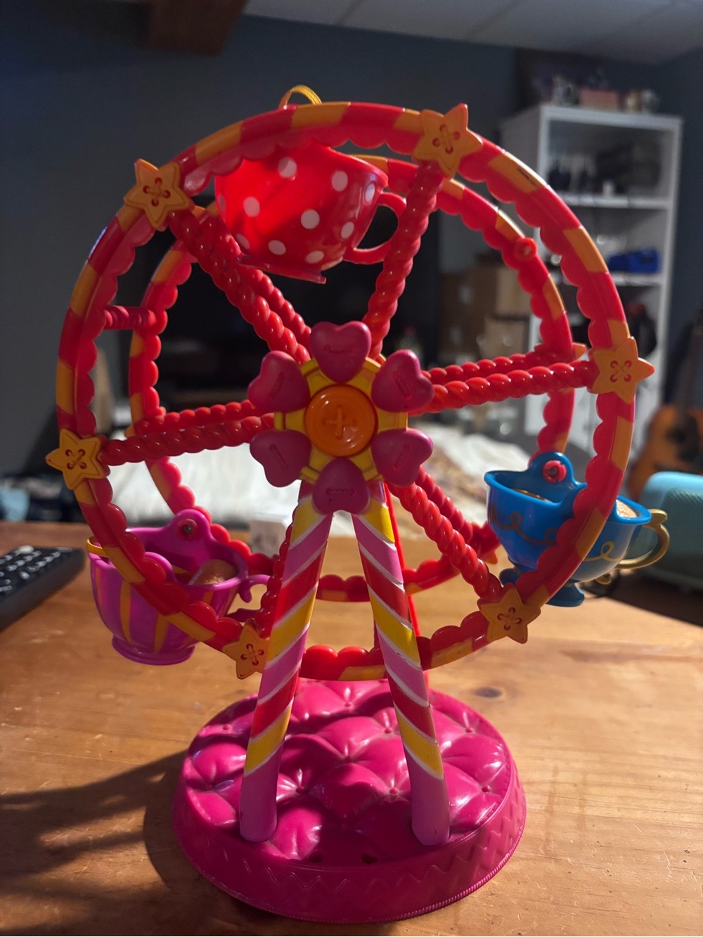 Lalaloopsy Mini Peanut's Spinning Ferris Wheel playset with teacup-style seats